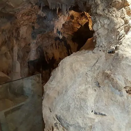 דירה Cave With Parking & Close To The Beach