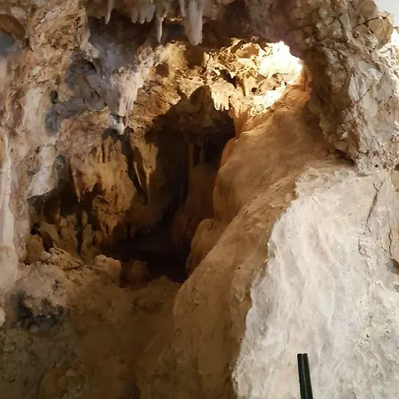 דירה Cave With Parking & Close To The Beach