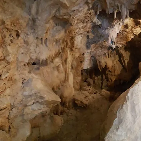 דירה Cave With Parking & Close To The Beach *